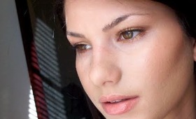 How to Make Eyes Glow Using Makeup