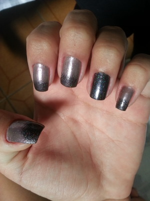 Black&Silver nails.