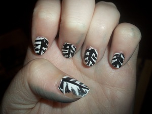 Zebra Print Nail Art