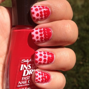 For more details and to see the other ladies' nails go to http://polishmeplease.wordpress.com 