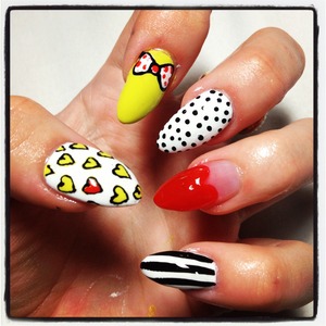 💅Nails is my passion and my job💅 

Instagram: @paigemcdonagh 
Website: www.paigemcdonagh.co.uk
Twitter: @paigemcdonagh