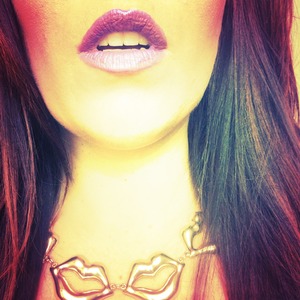 Follow me on Instagram @ makeupmonsterkiki !!!!!