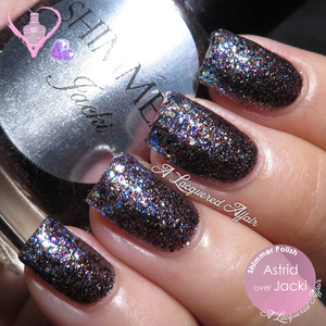 Glitter gradient using Shimmer Polish Astrid over Jacki.
More swatches and review of the 2 polishes on http://www.alacqueredaffair.com/Shimmer-Polish-Astrid-Jacki-31517338