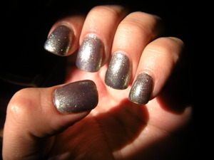 silver sparkly nails