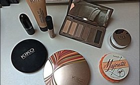 Make du Jour avec la Naked Basics 2 et Nouvelle Coiffure/Miss Coquelicot