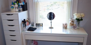Check out my makeup vanity, organization ideas and collection video and pics on my blog: alanamariestyle.blogspot.com 