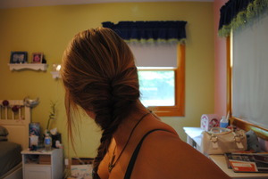 French Fishtail Braid: (Tutorial in videos) Great for summer :D