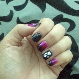 I used for this stickers and black and pink satin polish :) 