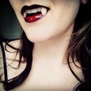 Vampire red ombré lips