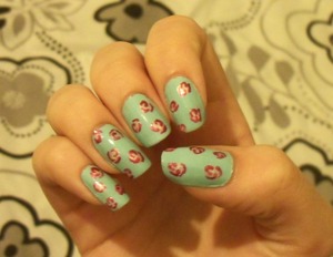 Vintage roses fail nails. Need some practise.