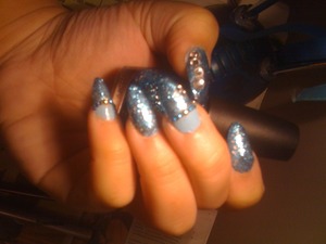 Nail design used with O.P.I nail polish: It's with the cattitude?.. & Gone Gonzo!

^__^!