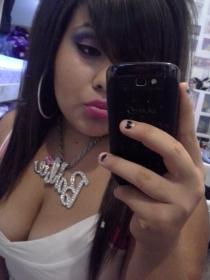 THiS iS My BARBiE LoOK iTS JUST PiNK && PURPLE