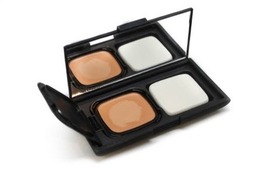 First Impression: NARS Radiant Cream Compact Foundation