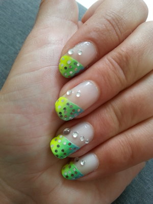 My earlier nail design with a twist. Wich of the two do you like the most???