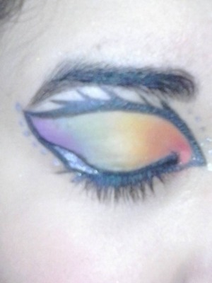 My other rainbow was very "cheap" and wasnt as clean... i guess. A new, intense, showtime circus like rainbow <3 p.s i did this was a shiny red lip ^_^ 