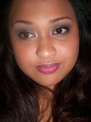 Using I-Candy Couture eyeshadows and lipgloss
www.i-candycouture.com