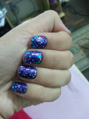 Glitter balls nails.