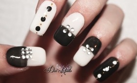 ❤Gel monochrome nail design with gold accents ❤ ジェルネイルアート❤
