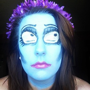 Inspired by Tim Burton's corpse bride! This was a fun look and turned out really funky. Wish I could've gotten my eyelashes to blend a bit more, but oh well! Still pretty cool.