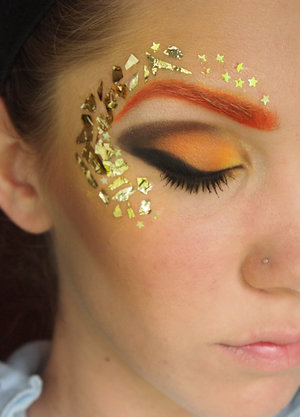 Flakes of gold leaf for a fun golden look!