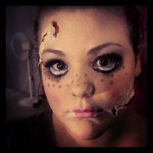 got bored and came up with this doll halloween look 