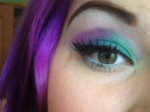 I believe I've done this look 3 times. The first time, second was the re-creation and this was purely accidental. I like these colours together. Messy eyeliner.
