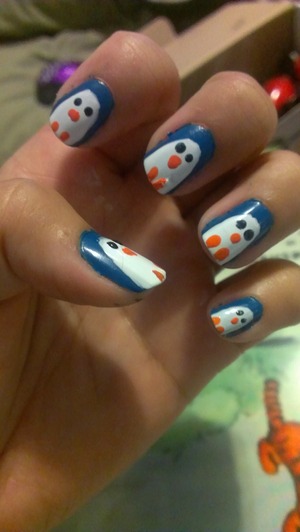 Penguin nail art 