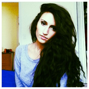 Idk what to say here but this is my natural hair. #AspiringModel 