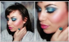 Intense Winter Blue Smoky Ombré Eyes and Nude Pink Lips Make-Up Tutorial