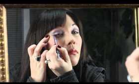 Cover Girl's Smokey Eye How To | WWW.MAKEUPMINUTES.COM