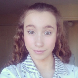 washed my hair, loose braided it, added mousse, left it overnight, ta-dah! xx