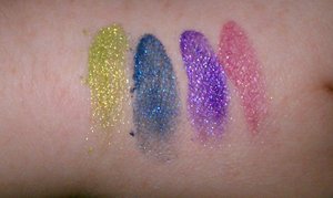 Glameyez package 1 Swatches : Twinkerbell , Blue Hawaii , Cupcake , Je t' aime
