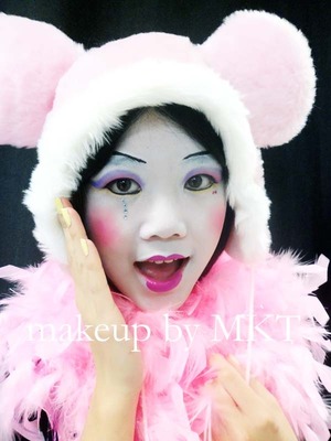 Clown makeup
Cute/Feminine design
Edited to give a dreamy effect