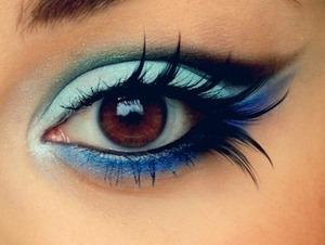 This is a very pretty eye make up if your going to the beach, swimming, and/or daily make up!! ENJOY 😇