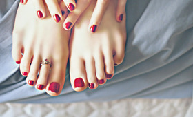  Squeaky Clean: An Editor’s Obsession with Perfect Feet