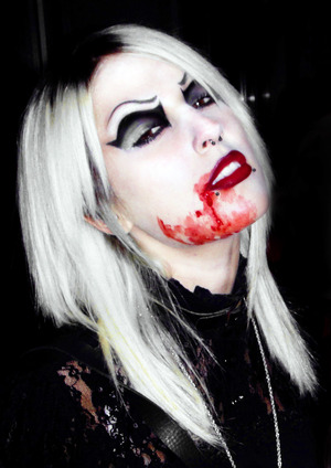 Vampire Make-Up