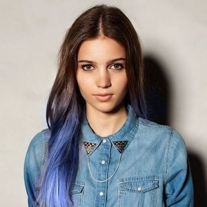 Really pretty ombré blue hair!😛