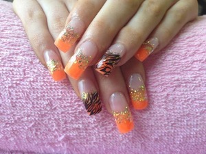 Orange & Gold Glitter Tips & Black Zebra Print False Acrylic Nails <3