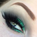 Dark and Glittery Emerald Green Smokey Eye