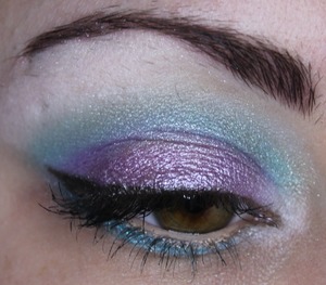 I used the MUA Glitterball palette for the shimmery shades.

http://thesleepyjellyfish.blogspot.ie/2013/02/mua-glitterball-palette-review-swatches.html