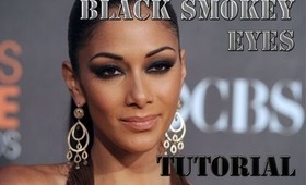 Black Smokey Eyes make up