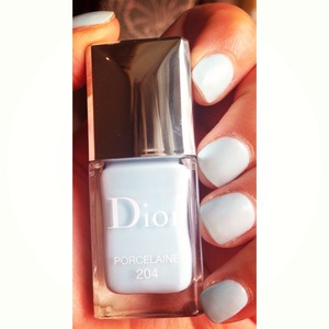 Chic new Dior S/S nails 👌