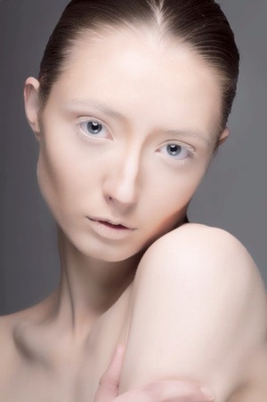 No makeup, makeup!
Model:Kate 
Photographer: Dylan Hansard
Makeup : Tee Elliott 