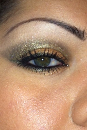 Created this smoky eye look using Too Faced Natural Palette
