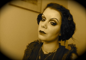 20's Silent movie make-up with a modern twist 

Here is the tutorial for it : http://www.youtube.com/watch?v=0IDvglCwxFw&feature=channel&list=UL