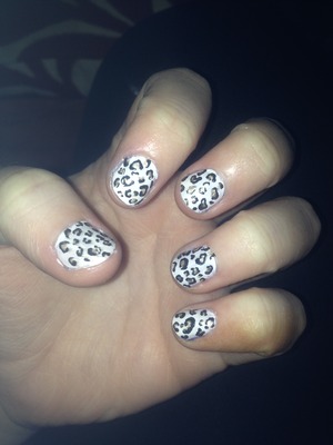 Easy to do leopard print nails, 
Used a nail art pen for black lines but could easily be achieved with a toothpick, the polishs are a mixture of CND, angelica and h&m 