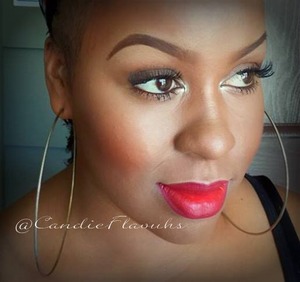 

One of my FAVORITE looks to wear! The entire face is very simple, soft, and neutral. Giving complete attention to the pop of color in the classic, red, matte, lip, that has a subtle ombre. It's elegant and feminine.
 