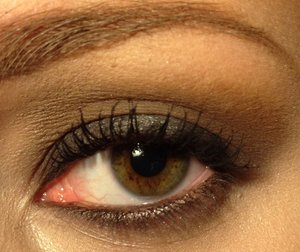 Using shadows from the Balm's "Balm Jovi" palette

-"Adagio" on the brow bone and inner corner
-"Allegro" in the crease and blended up towards the brow
-"The Stroke" all over the lid and smudged onto lower lashline
-"Third Eye Blinded" on the inner corner to high light