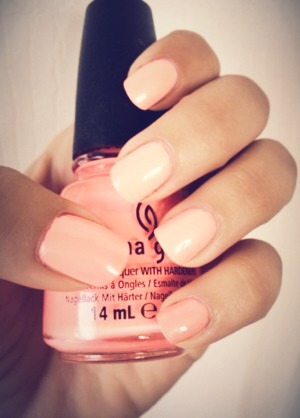 I'm absolutely in love with the color coral for nails! I know summer is over but I can't get over it quite yet!!


