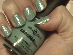 This was my second time using the China Glaze Crackle Glaze. It is still rather messy but it was still early on in my nail art days.

For this design I used:

Sally Hansen Xtreme Wear- Celeb City
China Glaze Crackle Glaze- Crushed Candy